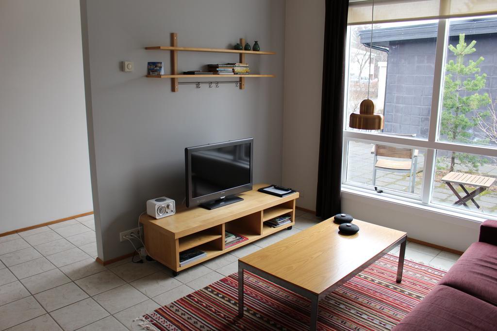 Frumskogar Guesthouse & Apartments クヴェラゲルジ エクステリア 写真