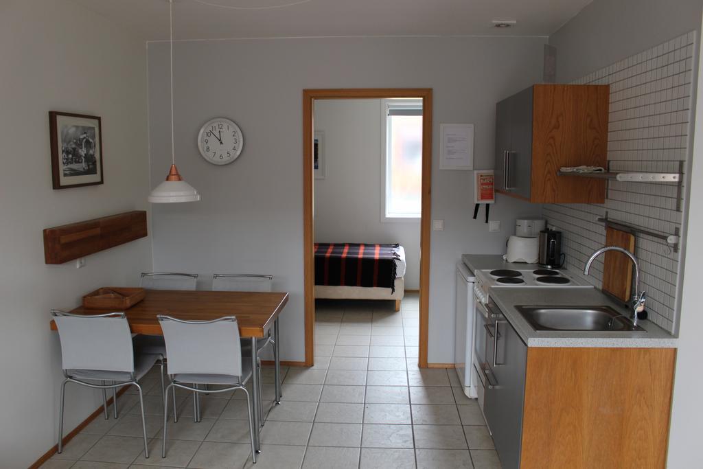 Frumskogar Guesthouse & Apartments クヴェラゲルジ エクステリア 写真