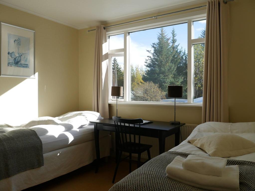 Frumskogar Guesthouse & Apartments クヴェラゲルジ エクステリア 写真